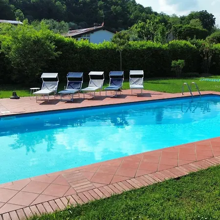 Villa Paradiso By Bookinggardalake *