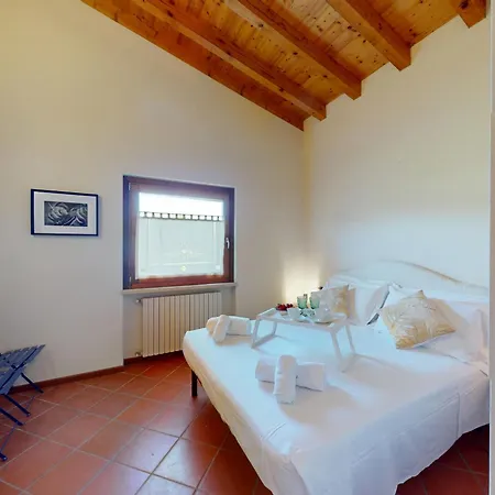Paradiso By Bookinggardalake Villa