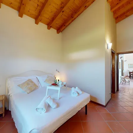 Villa Paradiso By Bookinggardalake