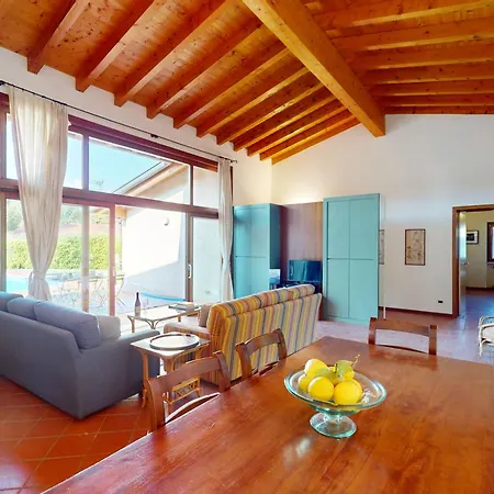 Villa Paradiso By Bookinggardalake *